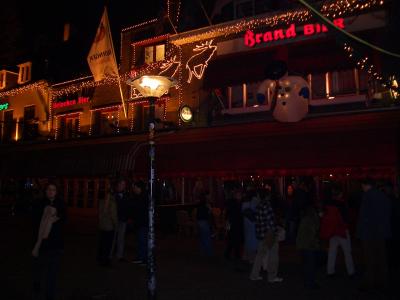 6: the pubs at night