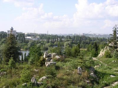 6: View over Chisinau from the botanical garden.