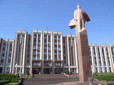 64: The parliament, with Mr. Lenin in front.