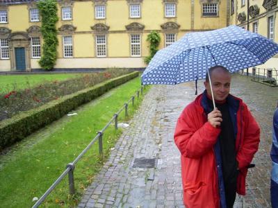 13: Italians are prepared for typical non-mediteranian weather... rain. On the moment of the photo, the temperature in Roma: 22 degrees