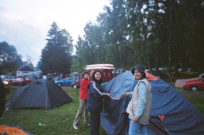 23: Preparing the tents...