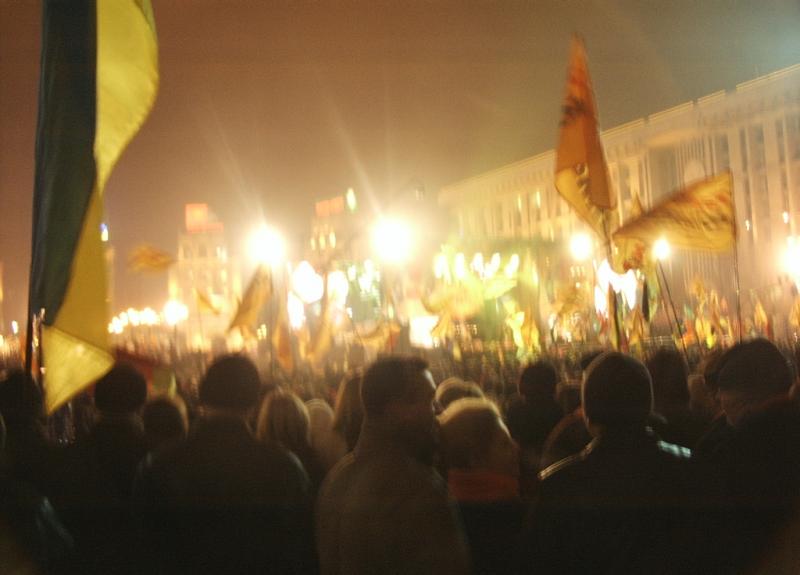 Let's build the Ukrainian democracy together (23.12.2004 - 27.12.2004) - my photos:) - 75