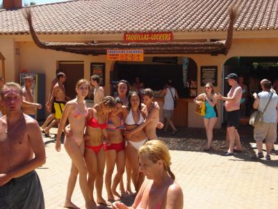 16: Mina (YU), Helen (EE), Alale (DE), Elena (UA), Deborah (DE) and Daniela (RO) ready to plunge into the water :-)