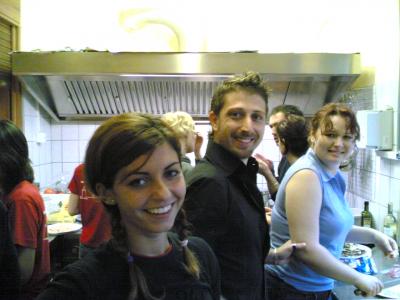 15: Laura, Alessandro & Petra in the kitchen