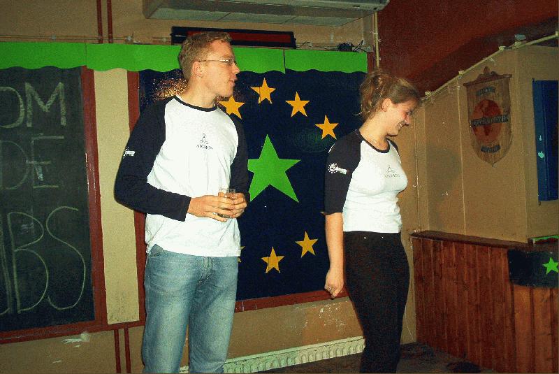 Het After Intro Program (29.08.2002 - 14.11.2002) - Jaarclubavond - Het groene feest - 8: Presentatie jaarclub Atomos