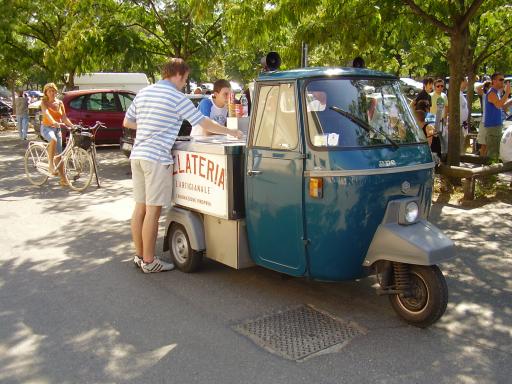 80: Verwirrung
IM WAGEN VOR MIR