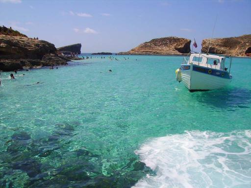 4: wonderful sea in Comino