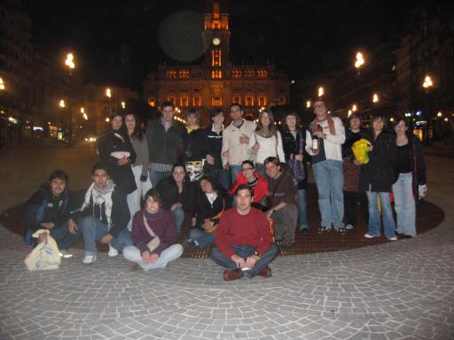 5: Group pic in the heart of Porto