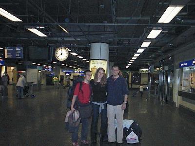 43: Jose, Carla and me arrive at Frankfurt airport (Julia and Antje already left to get their train)