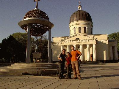 13: Ernst, myself and Katja in front of Chisinau cathedral