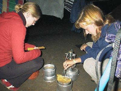 27: Norina and Antje cook spaghetti for dinner! Yes, spaghetti on a camping site! :)