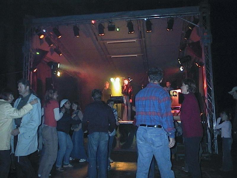 Canoeing tour: pack your swimming suit (27.08.2003 - 31.08.2003) - 70 photos - 62: You can be soooo glad that you only see the picture and can't listen to the music! It was awful! :)