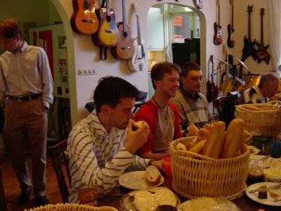 73: Nice breakfast and many musical instruments in the hostal